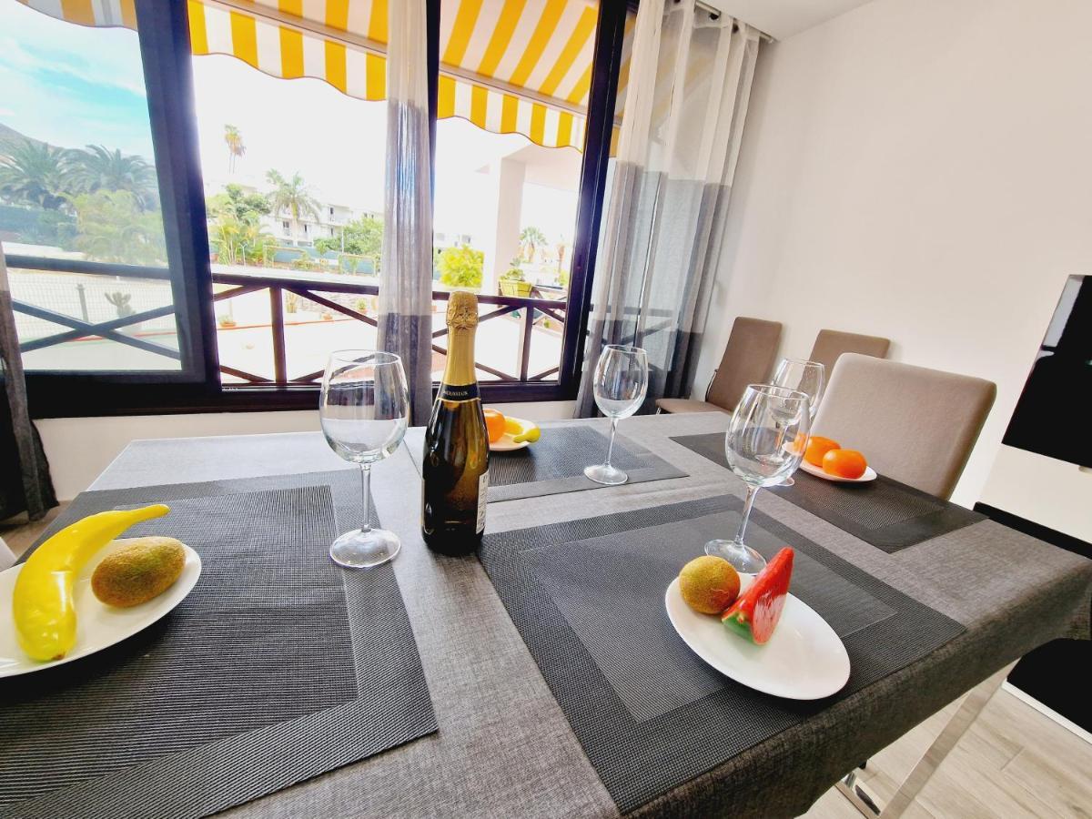 Luxury San Marino Apartment & Pool View Los Cristianos  Bagian luar foto