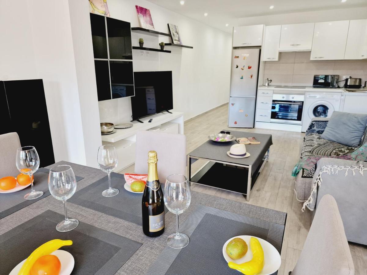 Luxury San Marino Apartment & Pool View Los Cristianos  Bagian luar foto